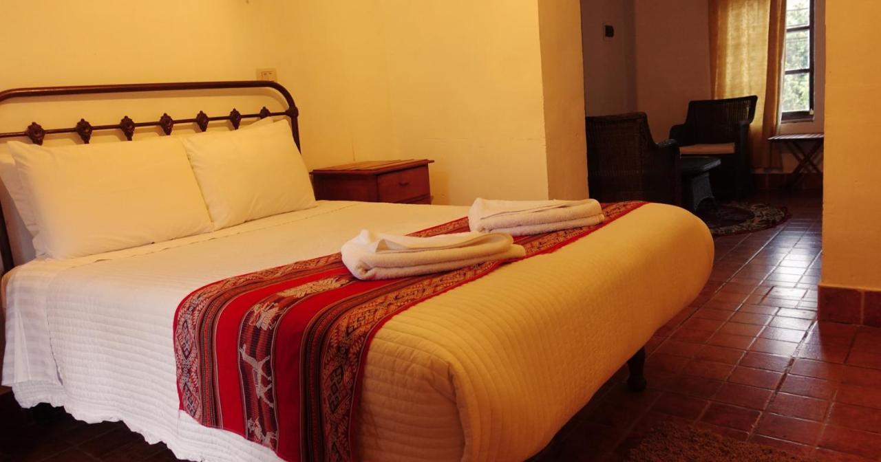 Hospedaje Venka Urubamba Hotel Exterior photo